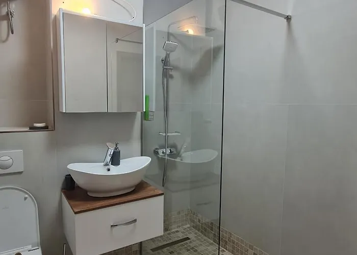 アパート Eugenia House