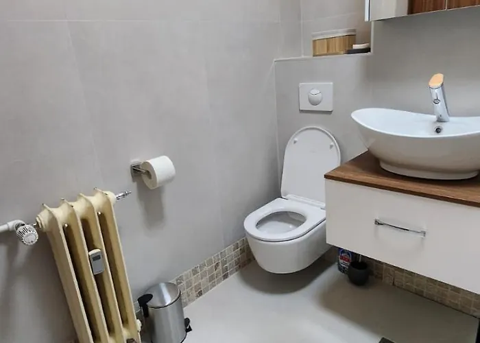 アパート Eugenia House